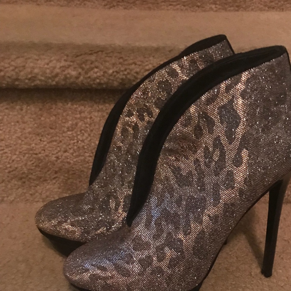 Women’s Brian Atwood silver & gold bootie